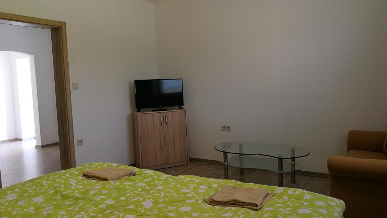Apartmanove Ubytovanie Vkf Valkóc Kültér fotó